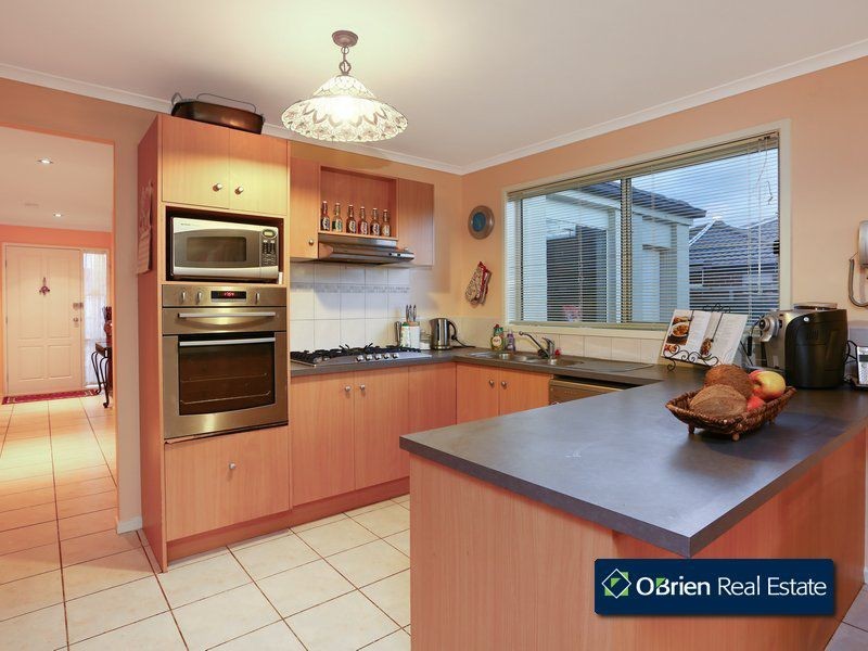 10 Harrington Drive, Narre Warren South VIC 3805