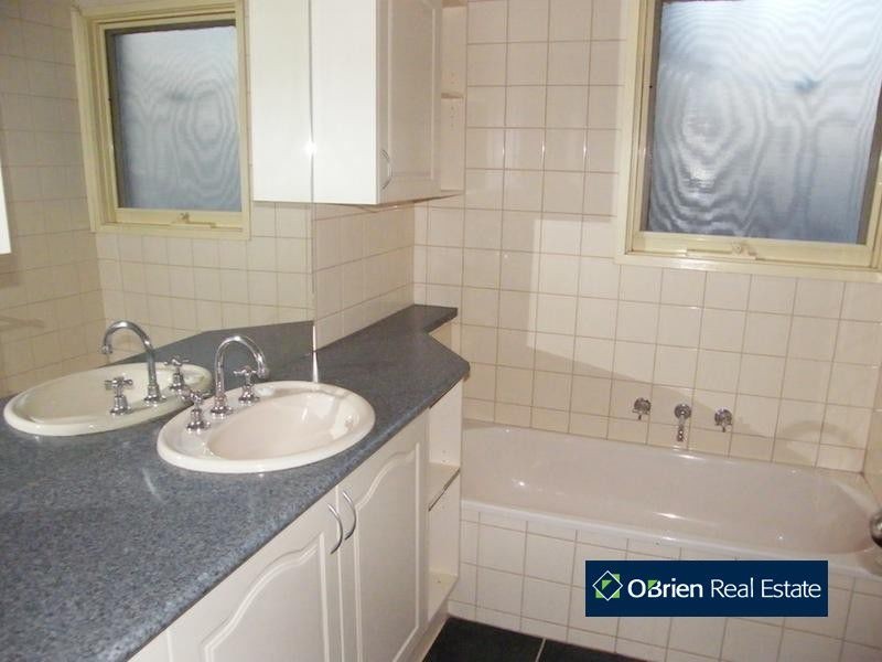 54 Warnett Road, Blind Bight VIC 3980