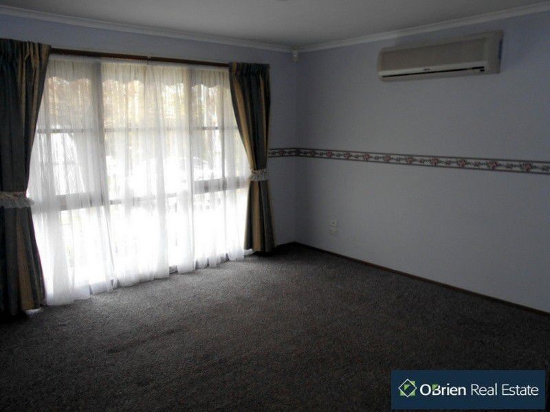 30 Leonard Avenue, Berwick VIC 3806