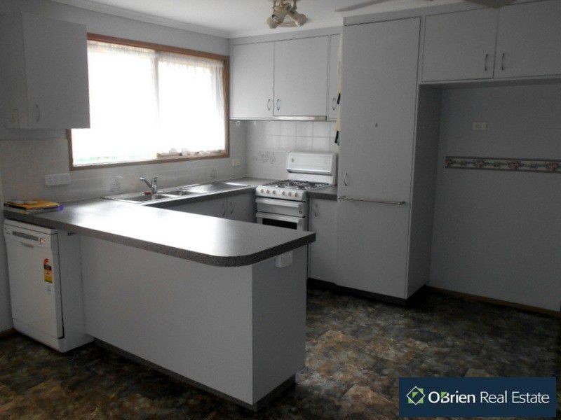 30 Leonard Avenue, Berwick VIC 3806