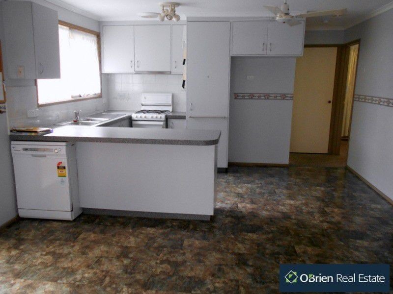 30 Leonard Avenue, Berwick VIC 3806