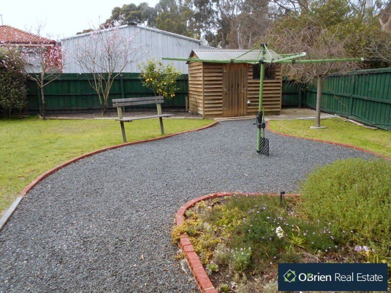 30 Leonard Avenue, Berwick VIC 3806