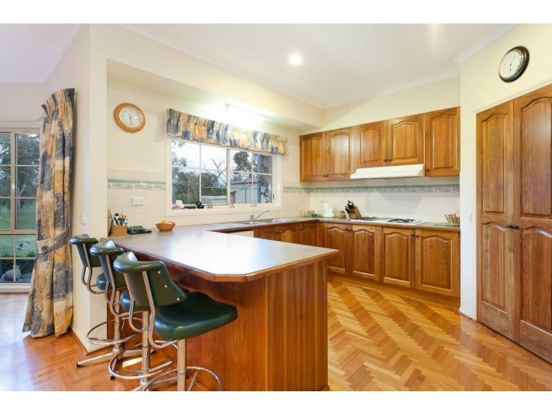 18 Walter Way, Cranbourne South VIC 3977