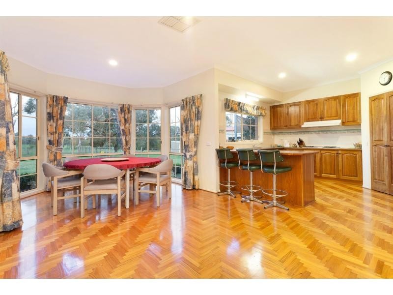 18 Walter Way, Cranbourne South VIC 3977