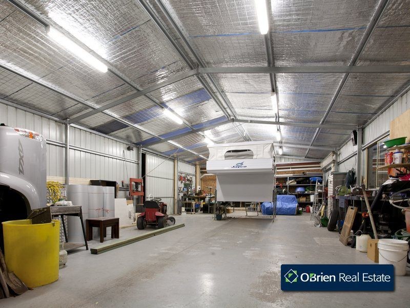 18 Walter Way, Cranbourne South VIC 3977