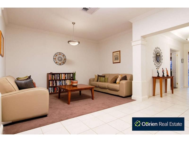 3 St Ives Drive, Narre Warren South VIC 3805