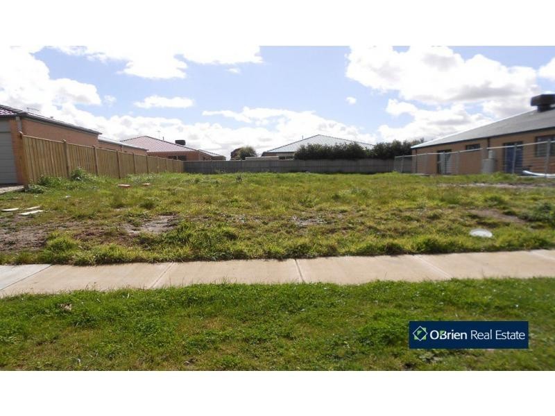 14 Vert Avenue, Narre Warren South VIC 3805