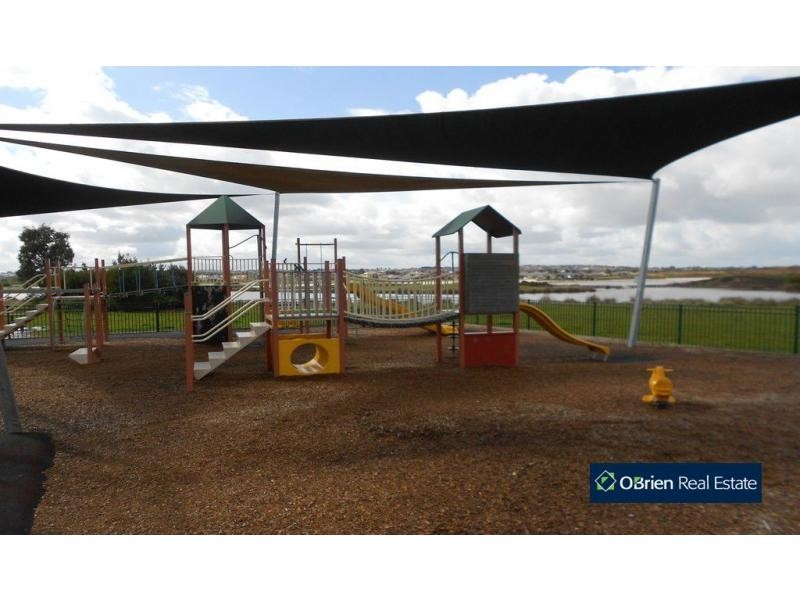 14 Vert Avenue, Narre Warren South VIC 3805