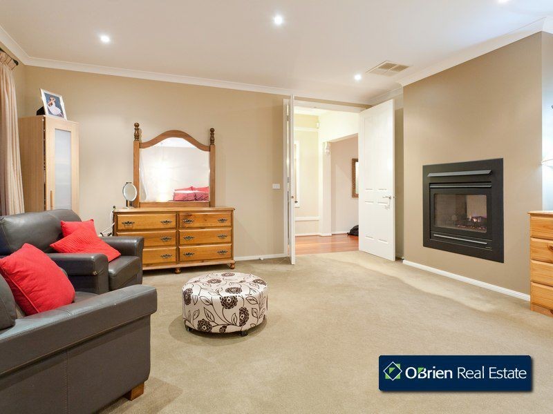 4 Chase Boulevard, Berwick VIC 3806