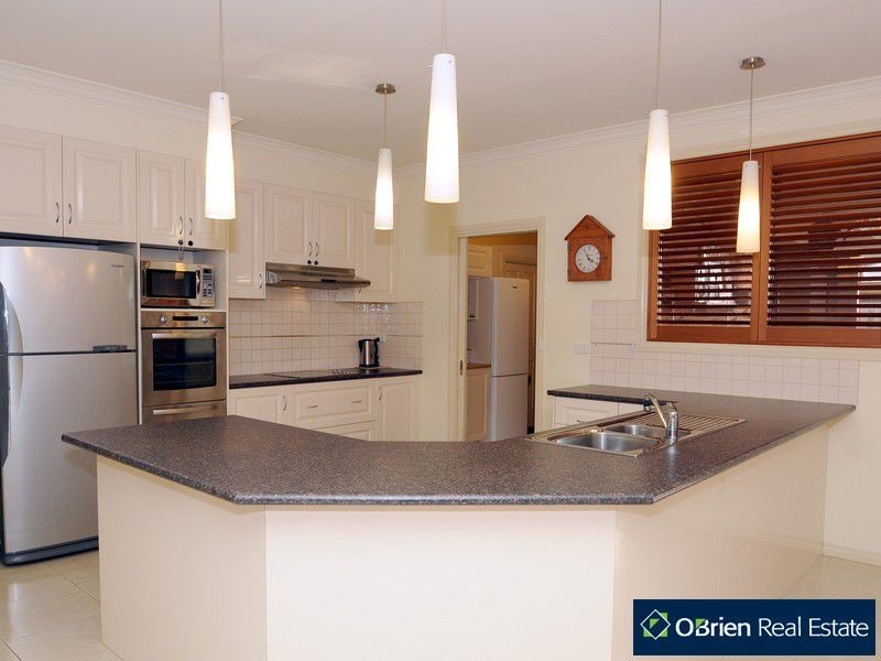 10 Iris Wells Close, Tooradin VIC 3980