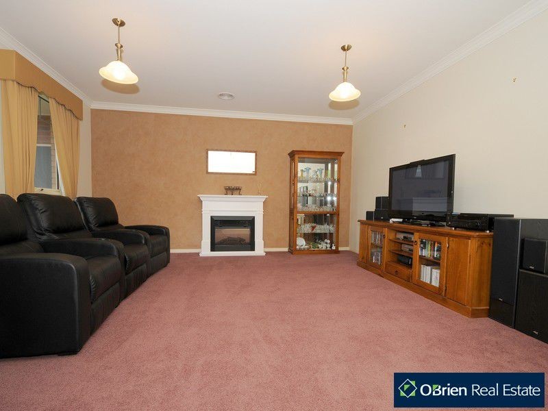 10 Iris Wells Close, Tooradin VIC 3980