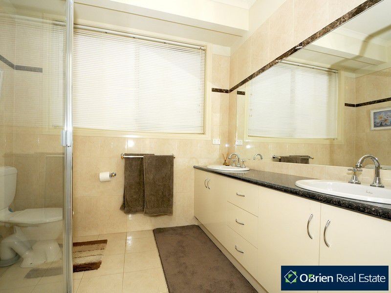 10 Iris Wells Close, Tooradin VIC 3980