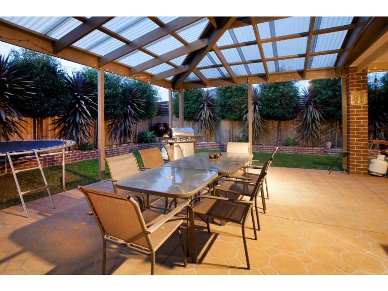 14 Middleton Grove, Berwick VIC 3806