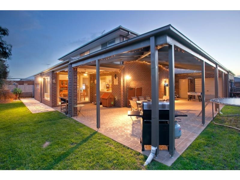 14 Middleton Grove, Berwick VIC 3806