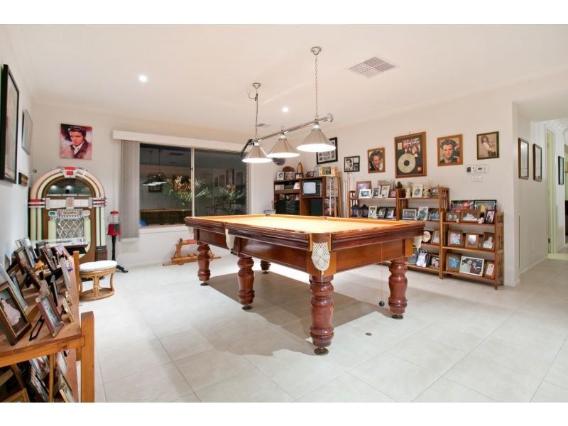 14 Middleton Grove, Berwick VIC 3806