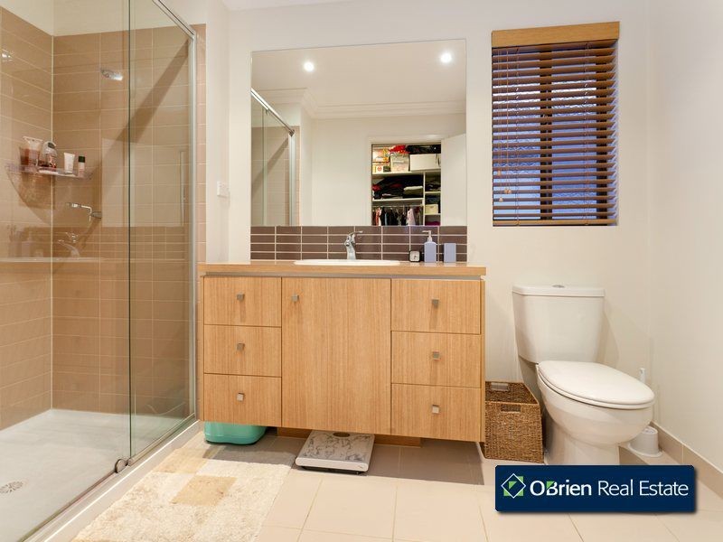 77 Meridian Circuit, Berwick VIC 3806