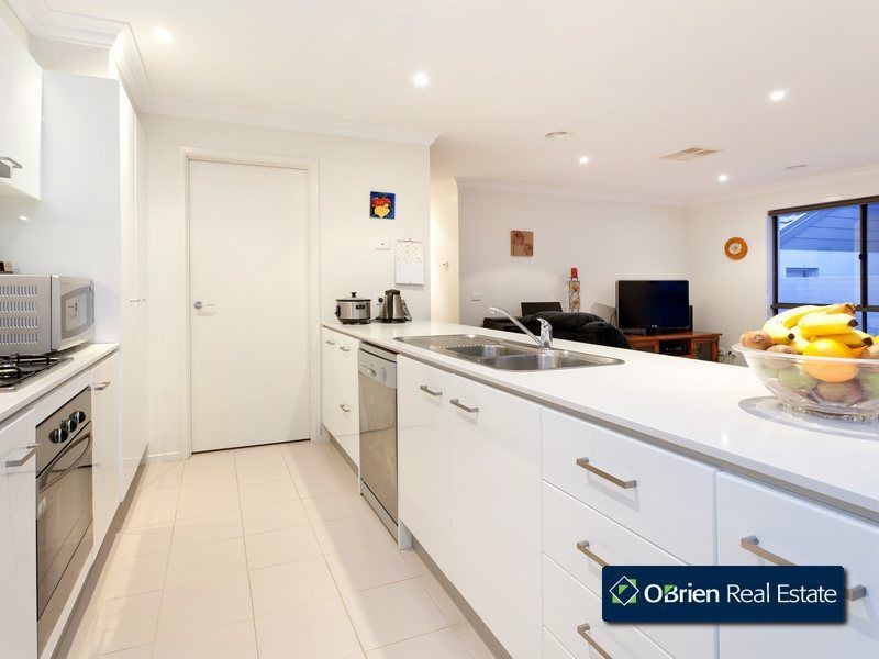 77 Meridian Circuit, Berwick VIC 3806