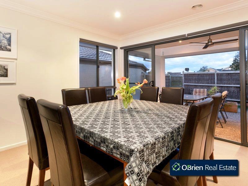 77 Meridian Circuit, Berwick VIC 3806