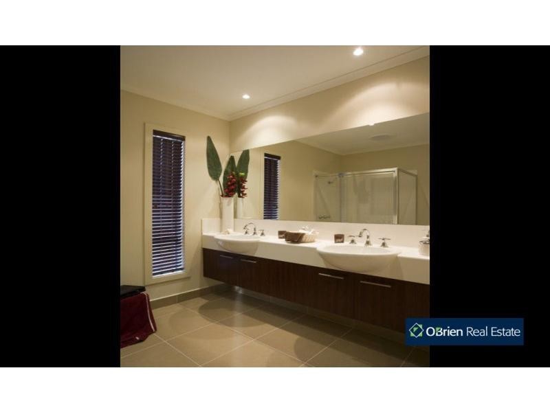 5 Botanic Drive, Pakenham VIC 3810