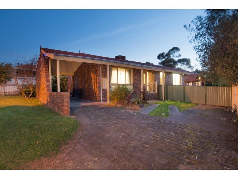 80 James Cook Drive, Endeavour Hills VIC 3802