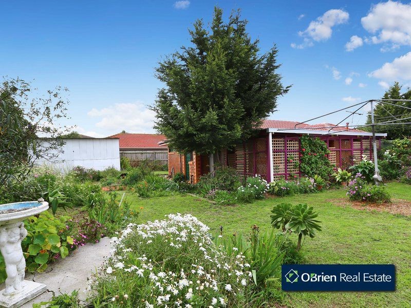 13 Dean Court, Cranbourne West VIC 3977