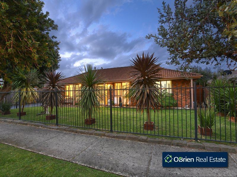 5 Lawson Close, Cranbourne VIC 3977