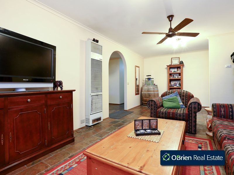 5 Lawson Close, Cranbourne VIC 3977