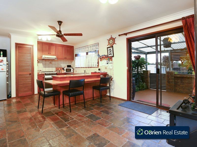 5 Lawson Close, Cranbourne VIC 3977