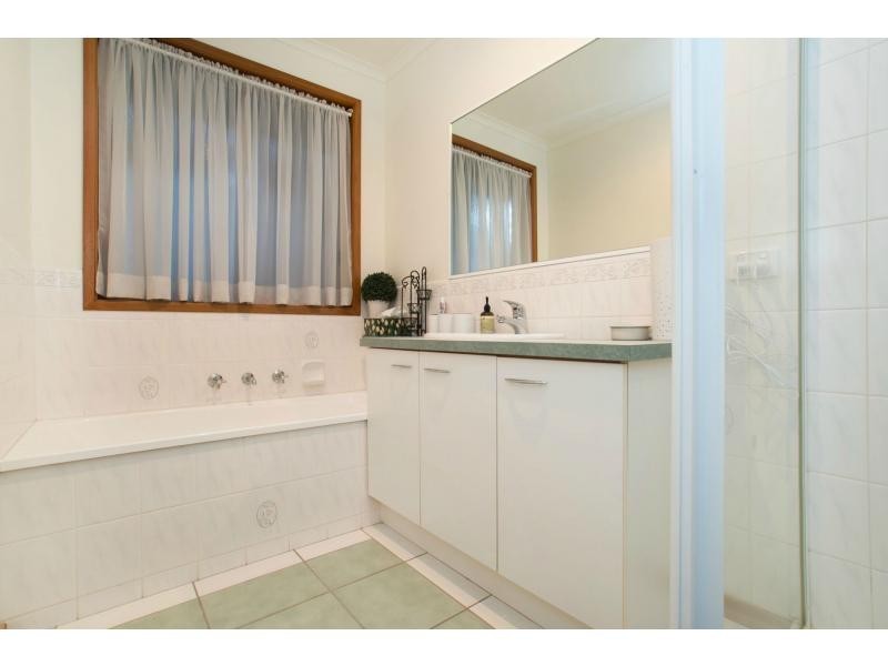 3 Roxy Close, Berwick VIC 3806