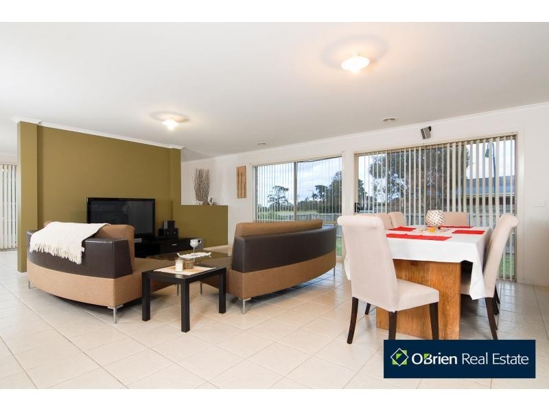 5 Shane Court, Berwick VIC 3806