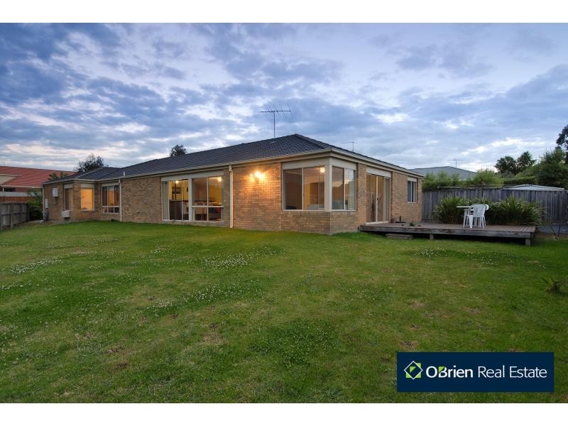 5 Shane Court, Berwick VIC 3806