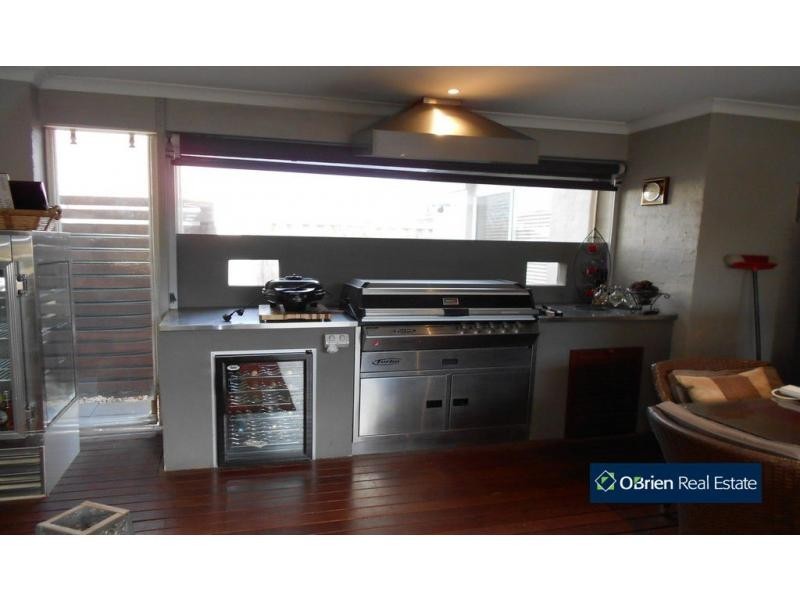 7 Don Collins Way, Berwick VIC 3806