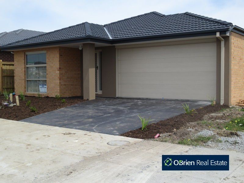 Lot 203 Hemmingway Grove, Cranbourne West VIC 3977