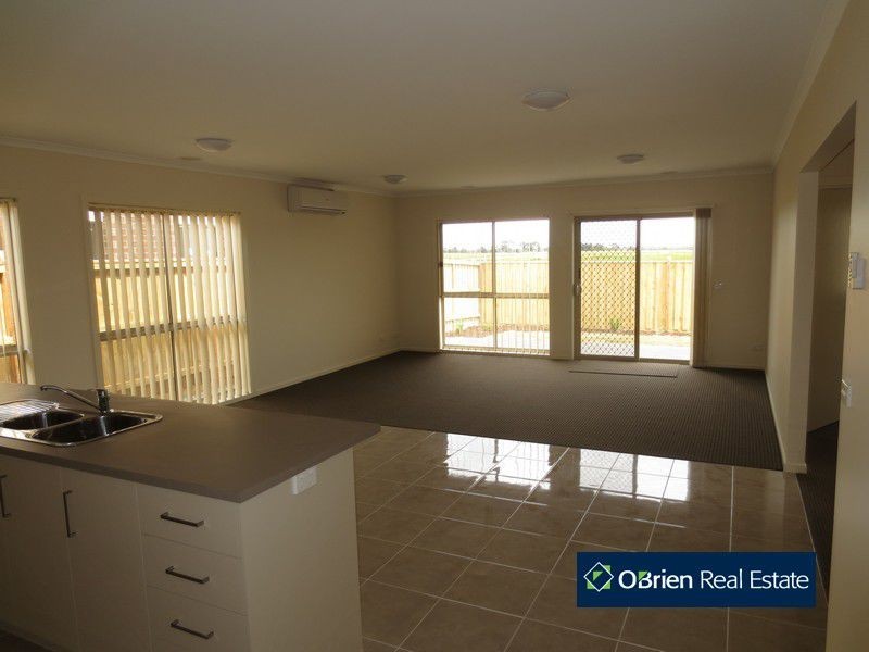Lot 203 Hemmingway Grove, Cranbourne West VIC 3977
