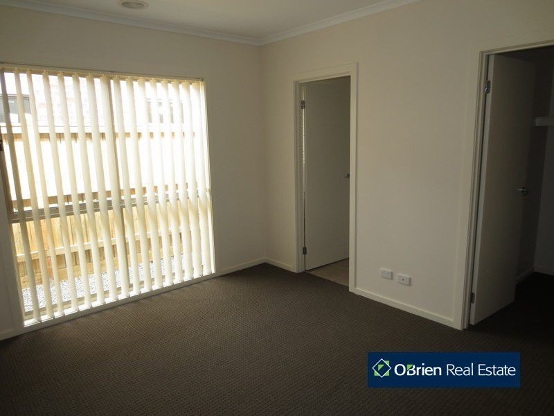 Lot 203 Hemmingway Grove, Cranbourne West VIC 3977