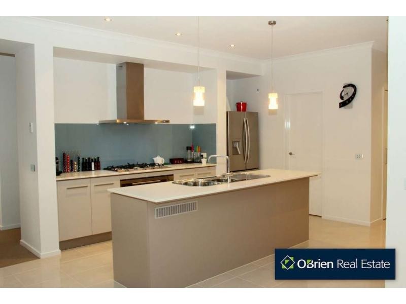 22 Georgetown Way, Officer VIC 3809