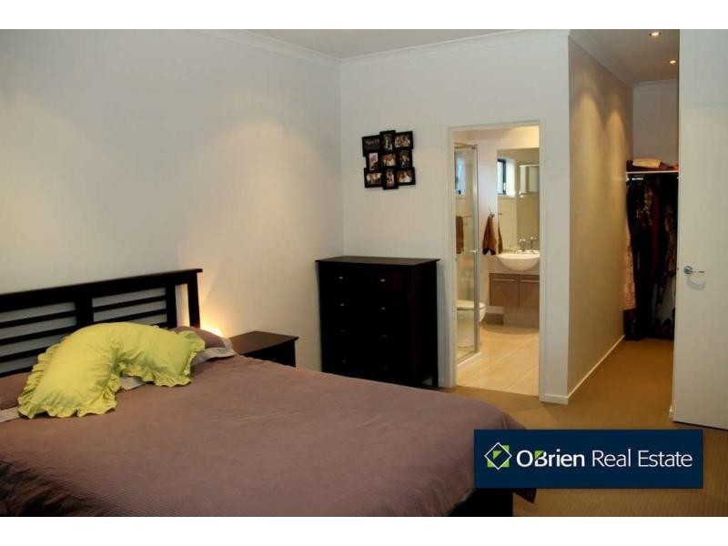 22 Georgetown Way, Officer VIC 3809
