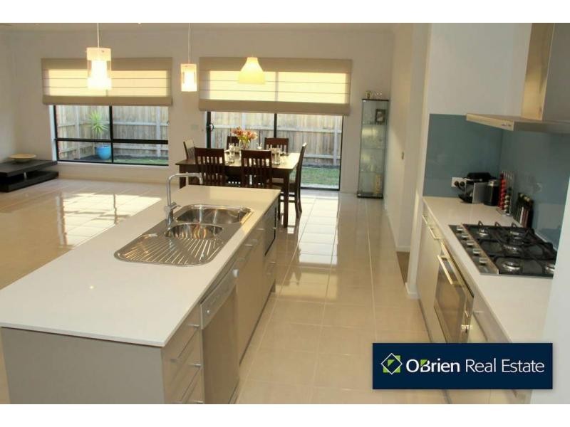 22 Georgetown Way, Officer VIC 3809