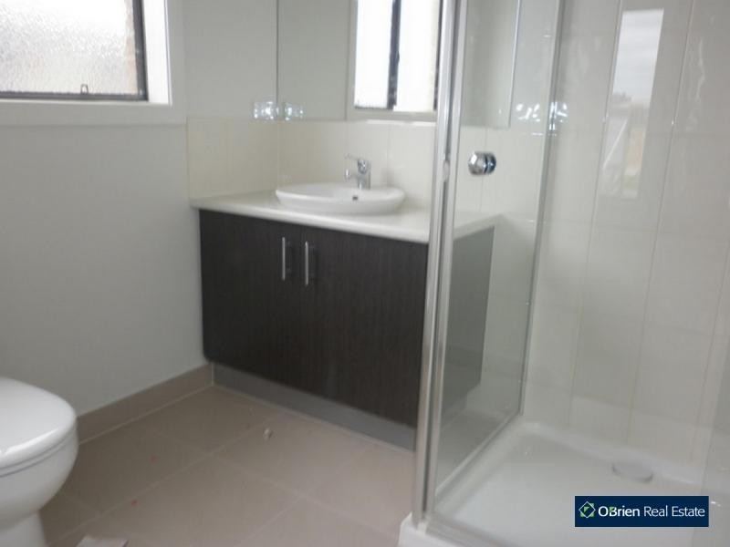 98 Sabel Drive, Cranbourne North VIC 3977