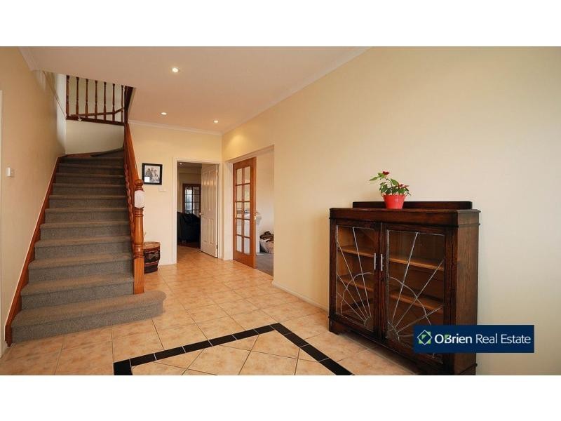 4 Ascot Rise, Berwick VIC 3806