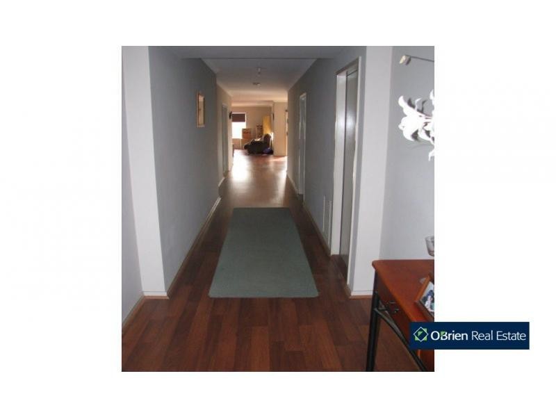 32 Downing Square, Pakenham VIC 3810