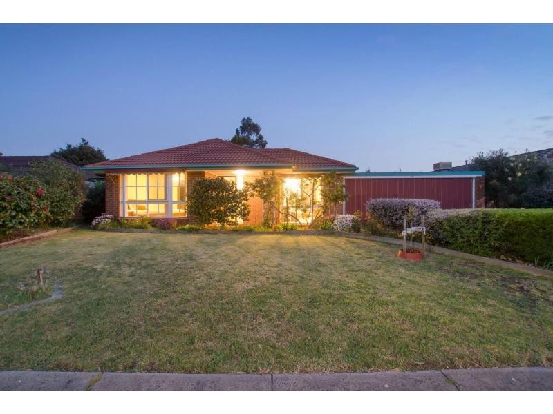 14 Garryowen Crescent, Narre Warren VIC 3805