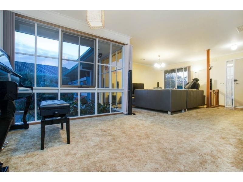 14 Garryowen Crescent, Narre Warren VIC 3805