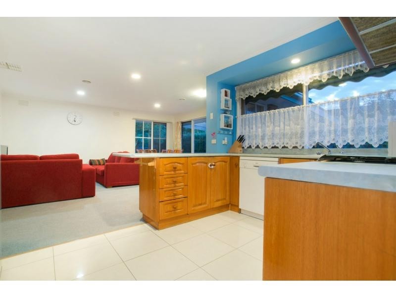 14 Garryowen Crescent, Narre Warren VIC 3805