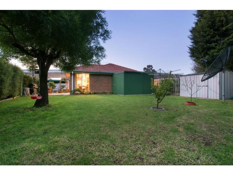 14 Garryowen Crescent, Narre Warren VIC 3805