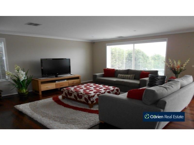 73 Whistler Way, Berwick VIC 3806