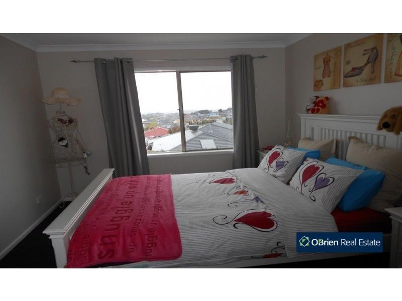 73 Whistler Way, Berwick VIC 3806