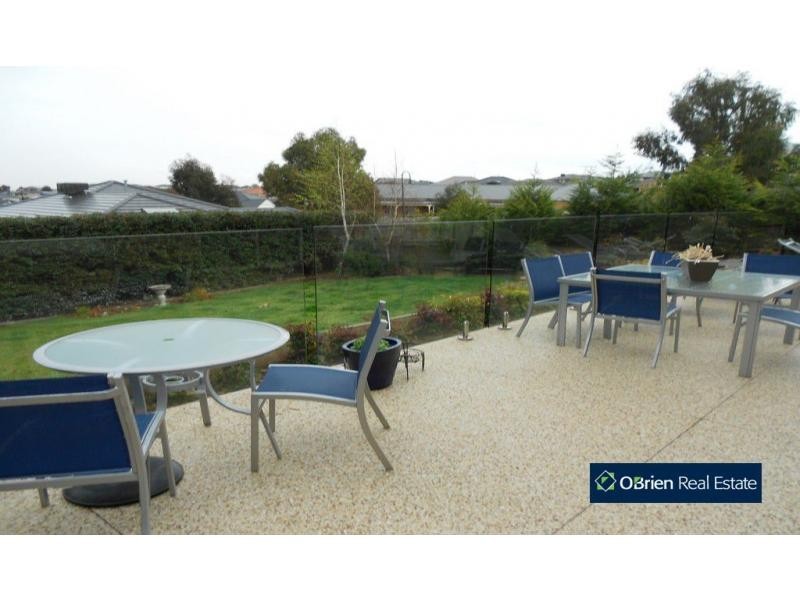 73 Whistler Way, Berwick VIC 3806