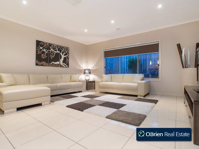 90 Grices Road, Berwick VIC 3806