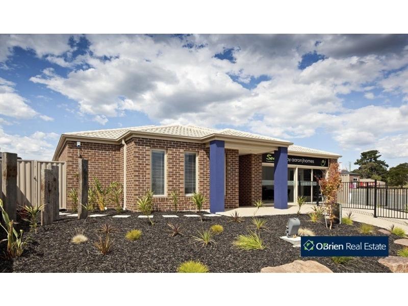 8 Worthington Boulevard, Pakenham VIC 3810